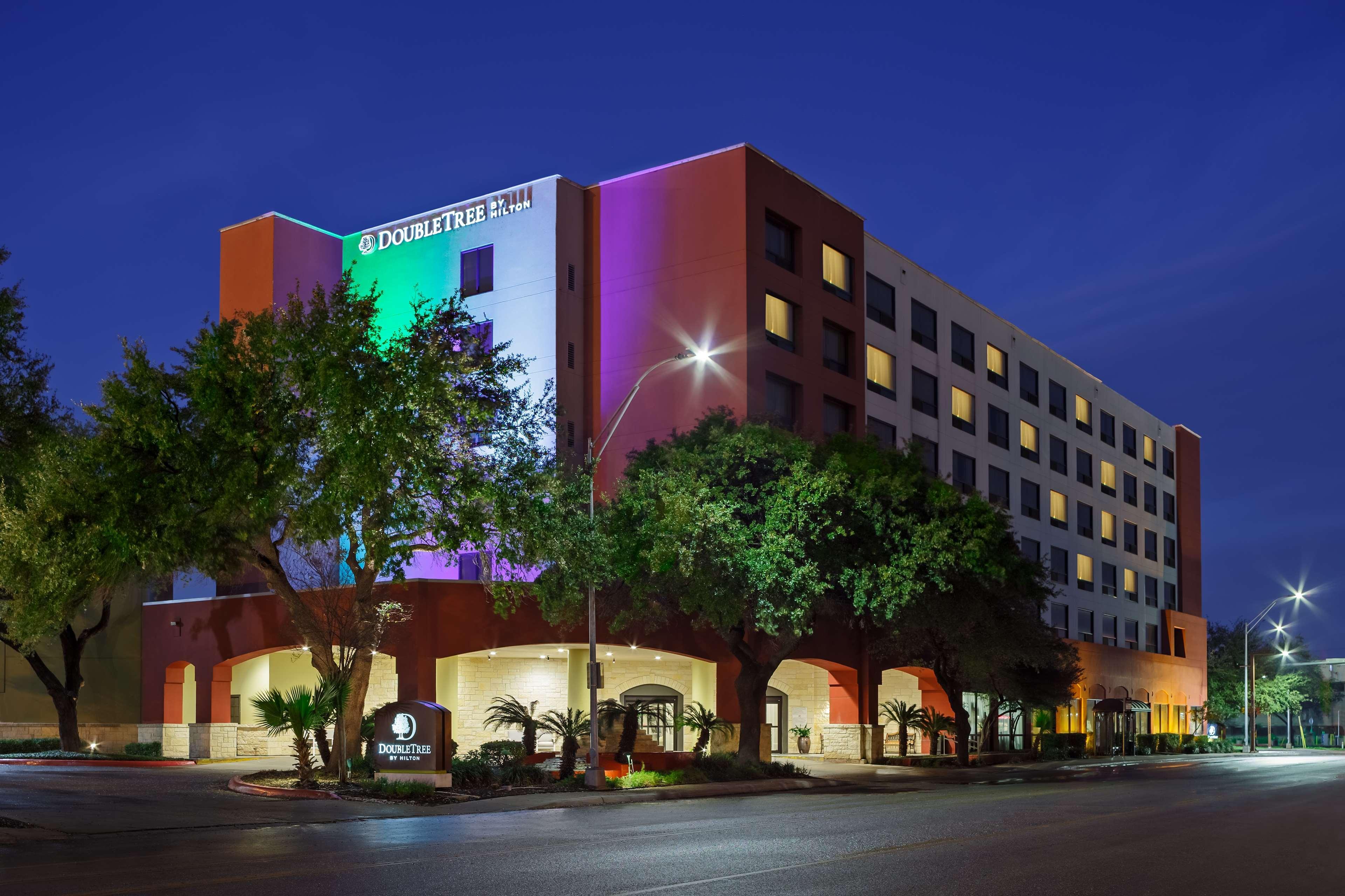 Doubletree By Hilton San Antonio Downtown Hotel Exterior photo